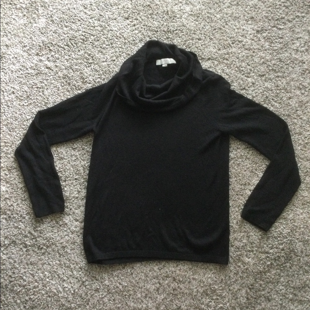 Black light weight turtleneck sweater.